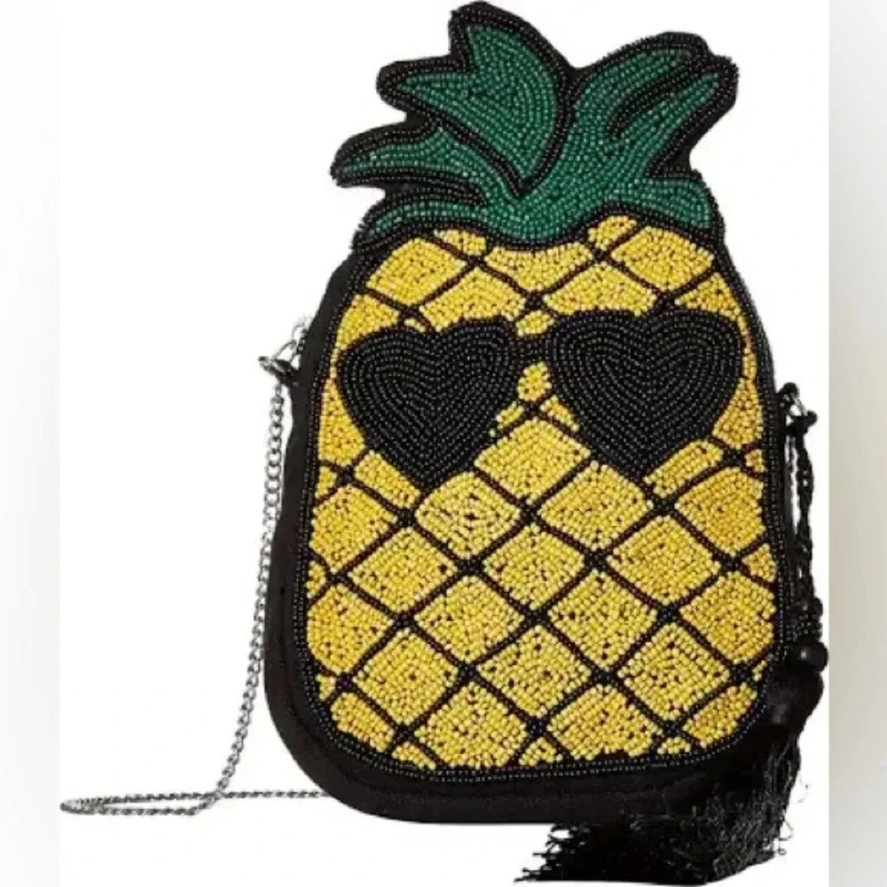 Circus by Sam Edelman Velma Beaded Pineapple Shape Hearts Chain Crossbody Purse - Picture 2 of 8